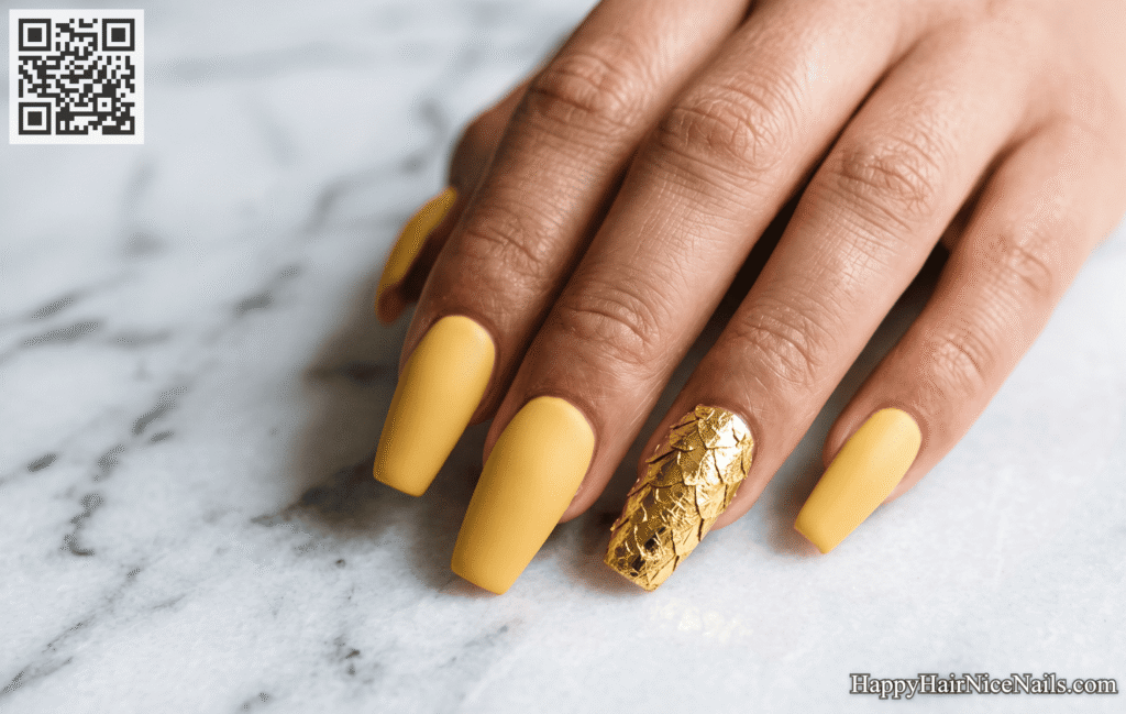 Tropical Nails: Pineapple Gold Foil Accent